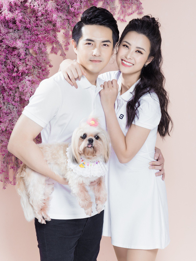 Đông Nhi - Ông Cao Thắng tình tứ diện đồ đôi kỷ niệm 9 năm yêu nhau